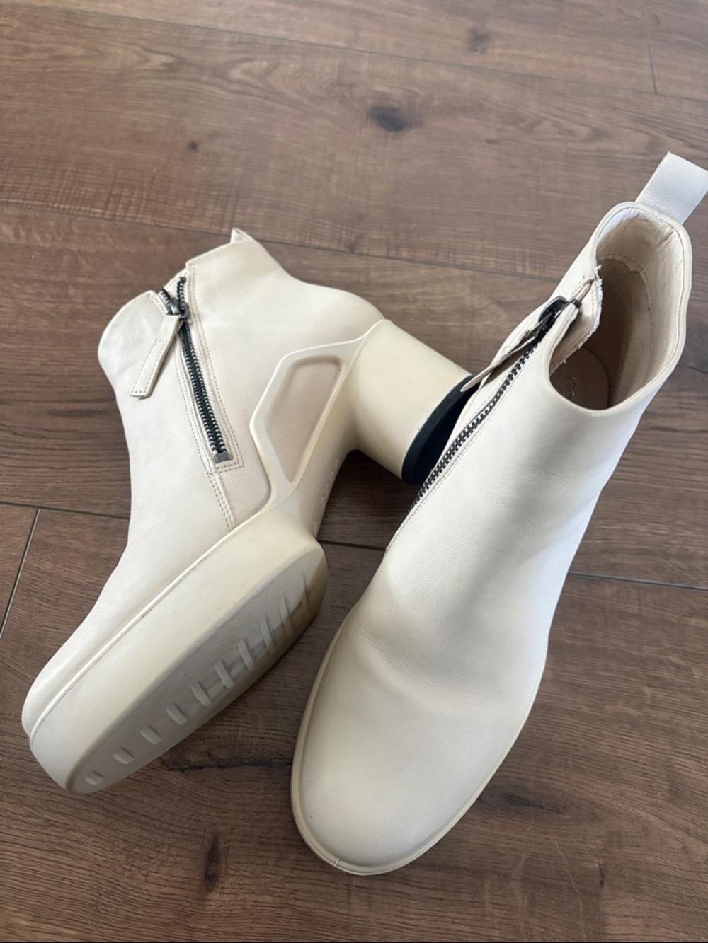 ecco Women’s Cream Side-Zip Platform Ankle Boots